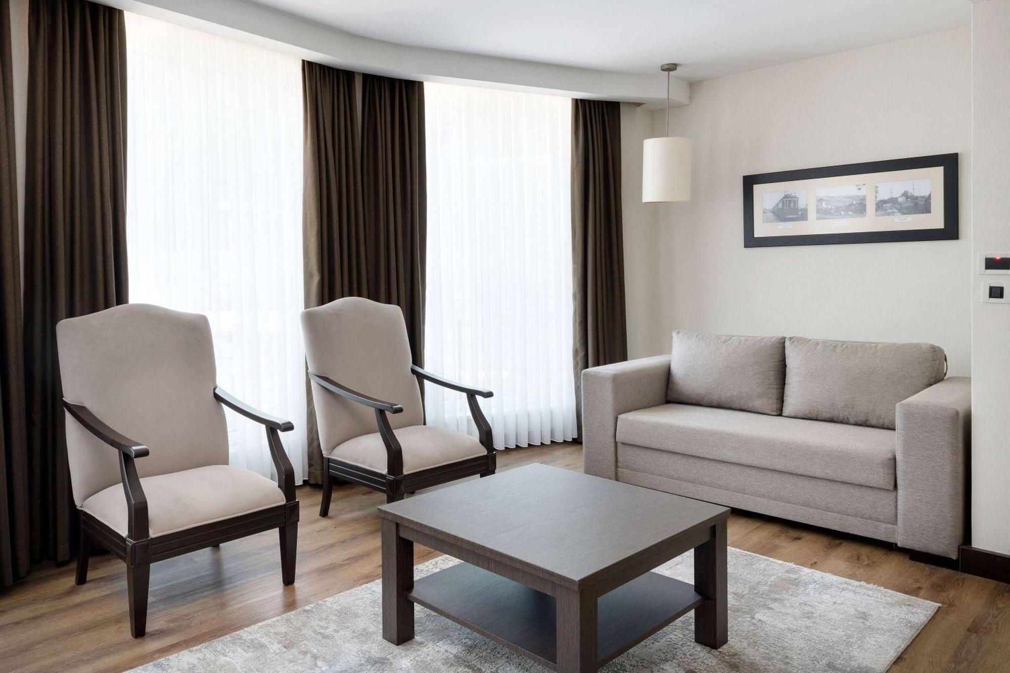 Ramada Plaza By Wyndham Istanbul City Center (Adults Only) Eksteriør bilde